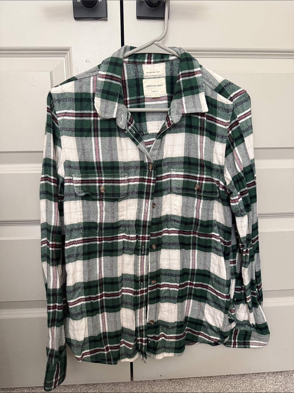 American Eagle Outfitters Green and White Plaid Button-Up Shirt